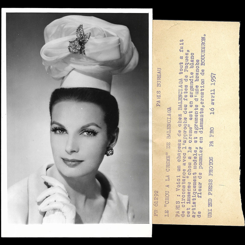 Balenciaga - Chapeau Chou à la crème en organdi (1957)