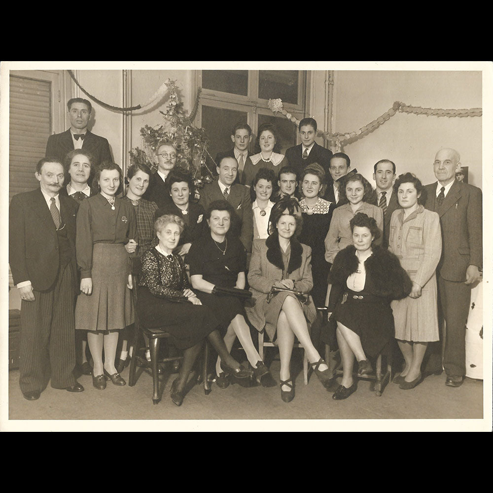 Jean Desses - Employés de la maison de couture, décembre 1944