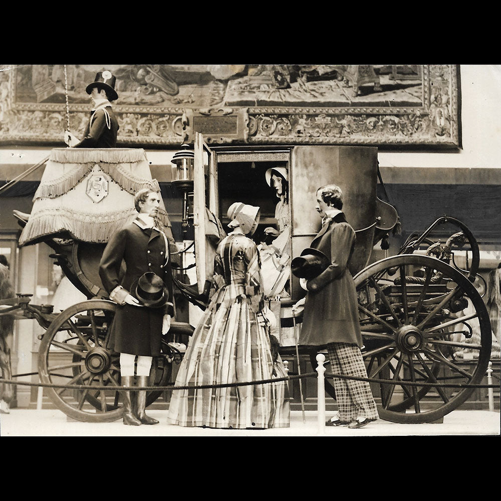 Société de l'Histoire du Costume - Exposition Cent Ans de Costume Parisien, Réunion de 3 tirages (1937)