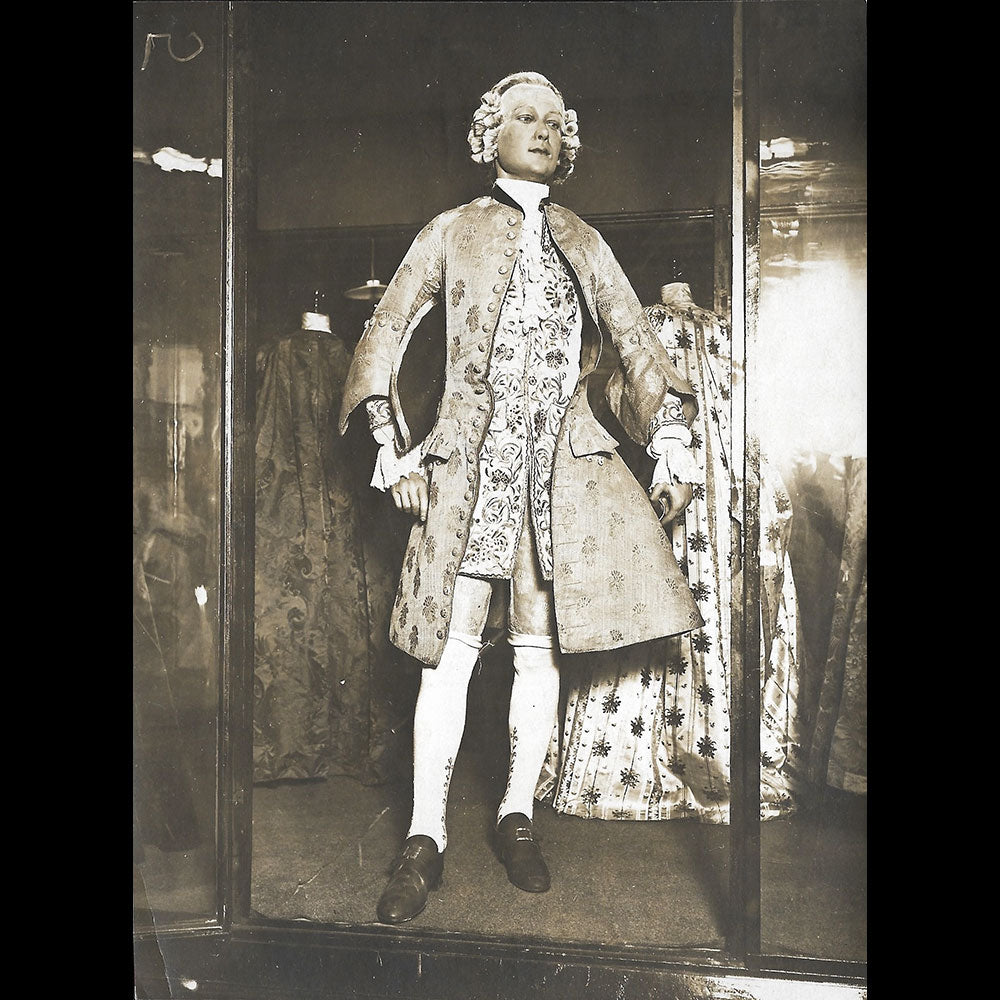 Société de l'Histoire du Costume - Exposition du Musée du Costume, Réunion de 21 tirages (1920)