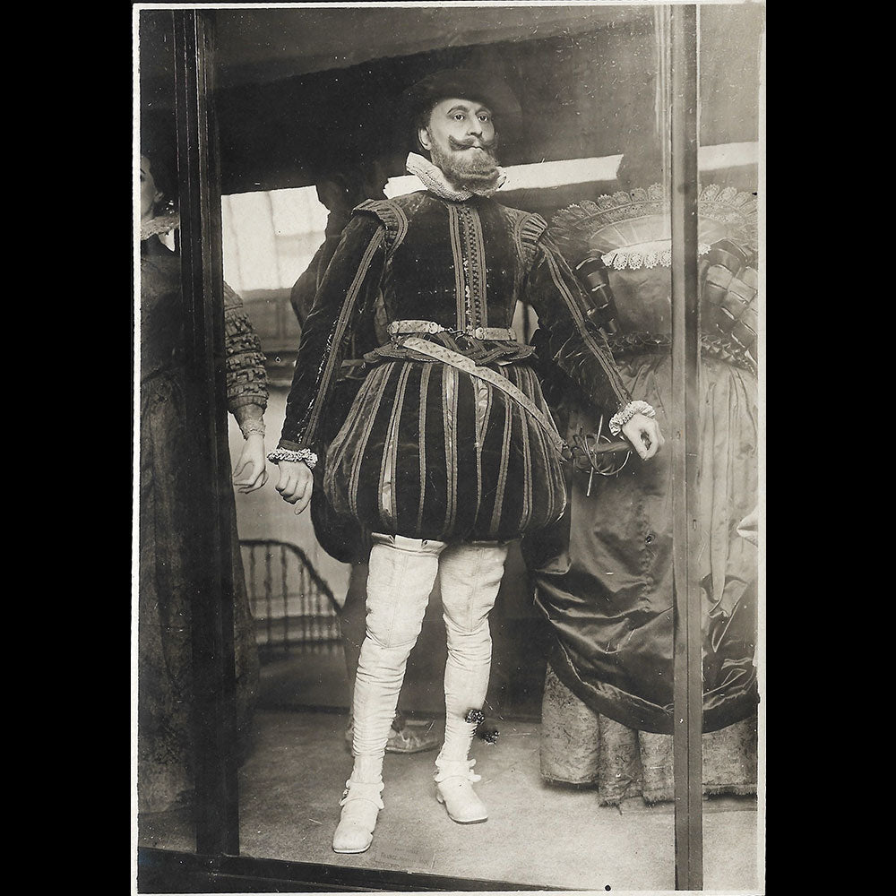 Société de l'Histoire du Costume - Exposition du Musée du Costume, Réunion de 21 tirages (1920)