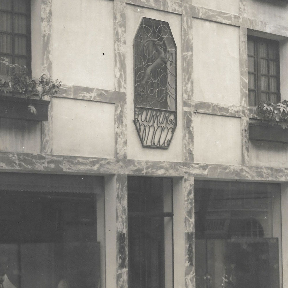 Fourrures Max - Devanture de la boutique, 17 rue Mazagran à Biarritz (1930s)