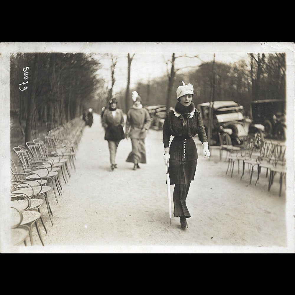 La mode au Bois, photographie de l'agence Meurisse (1914)