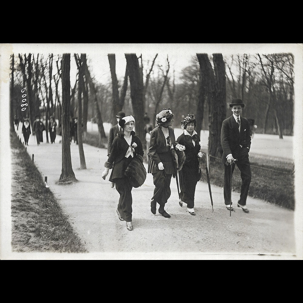 La mode au Bois, photographie de l'agence Meurisse (1914)