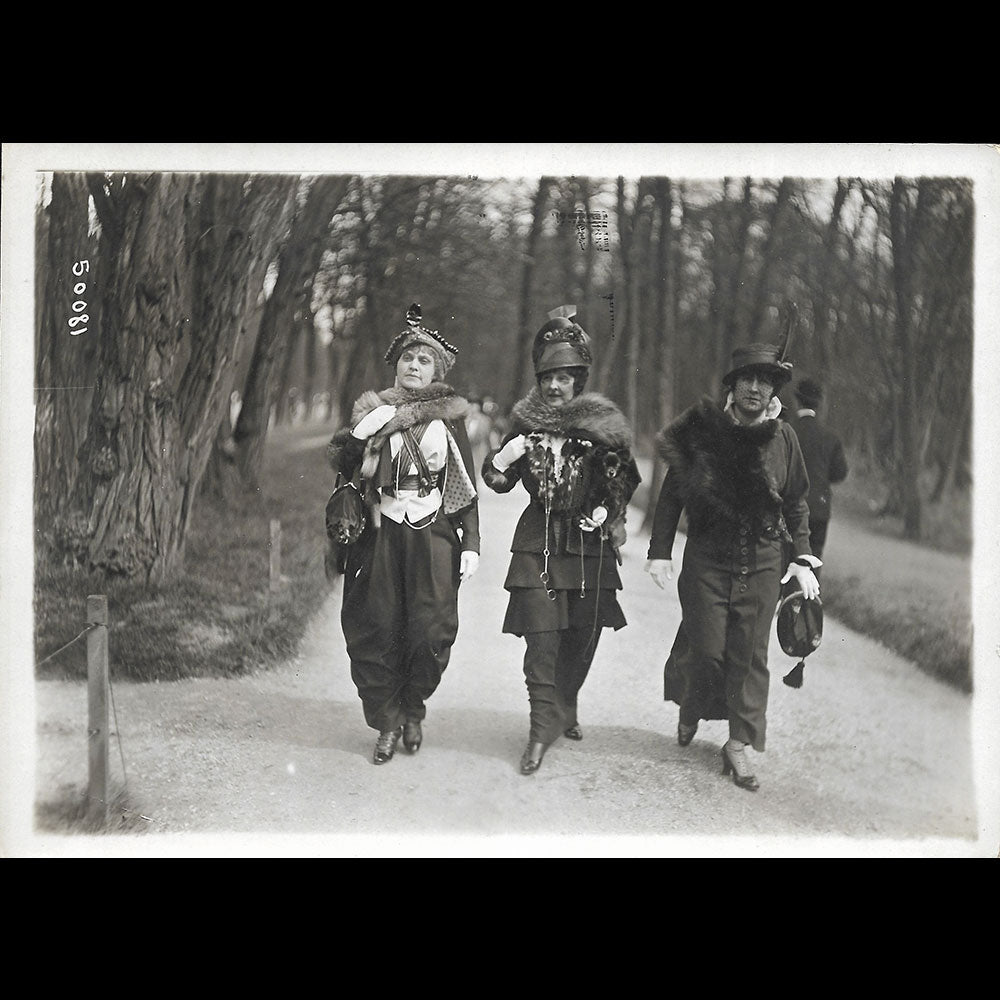 La mode au Bois, photographie de l'agence Meurisse (1914)