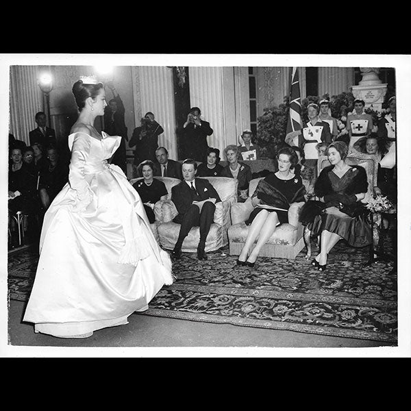 Présentation de la collection Christian Dior au Blenheim Palace (1958)