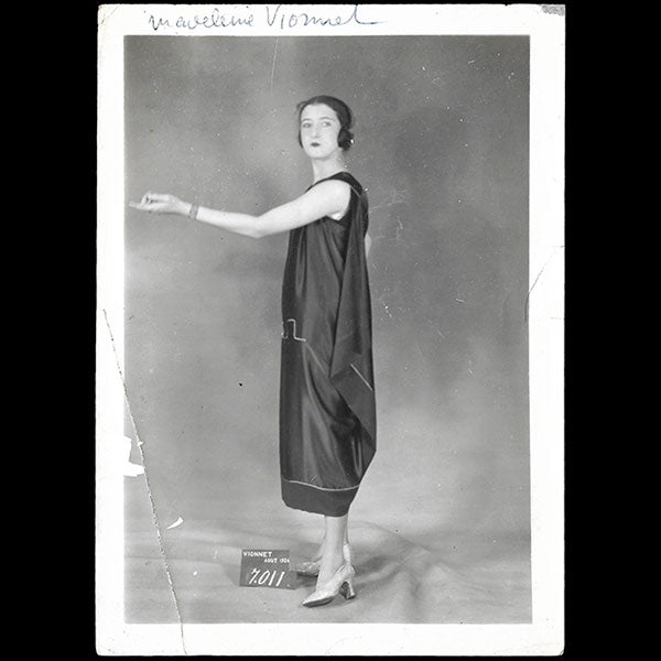 Vionnet - Robe brodée d'un motif grec (1924)