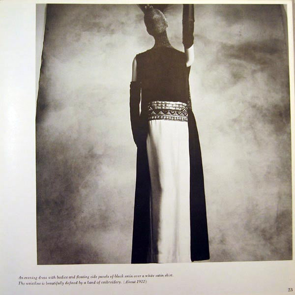 Vreeland - Inventive Paris Clothes 1909-1939, a Photographic Essay by Irving Penn, édition anglaise (1977)