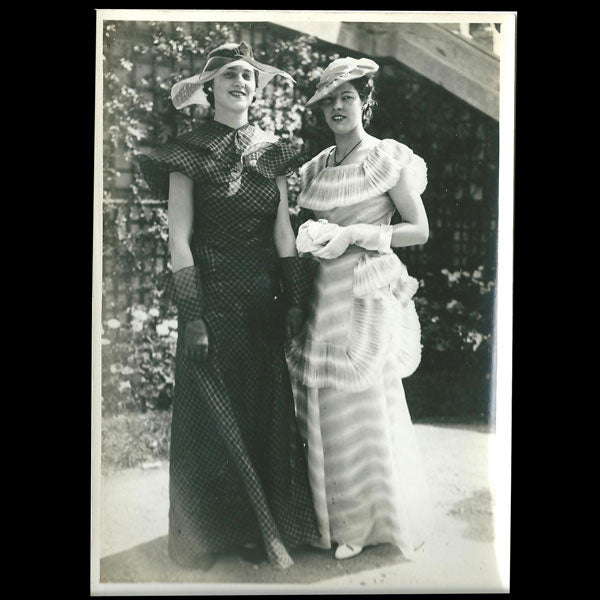 Deux Femmes Elégantes, la mode à Auteuil, photographie de l'agence Meurisse (circa 1935)