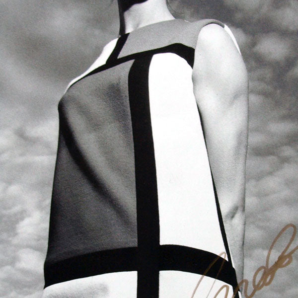 Avedon - La robe Mondrian d'Yves Saint-Laurent vue par Richard Avedon (circa 1988)