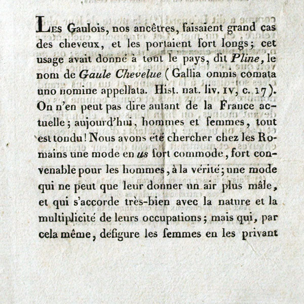 Critique de la Coiffure à la Titus pour les Femmes par C. M. P. H.