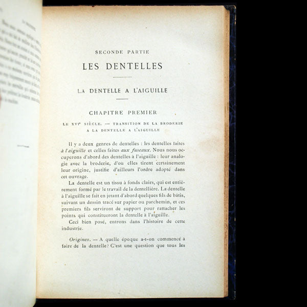 Broderies et dentelles par Enerst Lefebure, exemplaire d'Erté