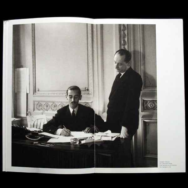 Robert Piguet, grand couturier suisse de l'élégance parisienne 1933-1951, catalogue de l'exposition du musée suisse de la mode (2005)