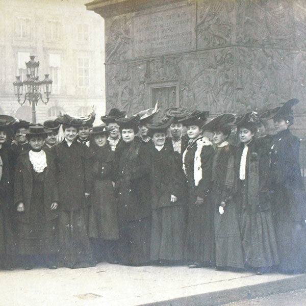 Chéruit - Employés de la maison Huet & Chéruit, successeurs de Raudnitz & Co, 21 place Vendôme à Paris (1905)