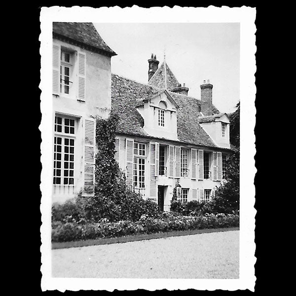 Fath - Chateau de Corbeville, résidence du couple Jacques et Geneviève Fath à Saint-Martin des Champs (circa 1950)