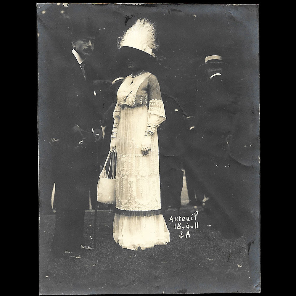 Paul Géniaux - La mode aux courses d'Auteuil, réunion de 5 photographie (1911)