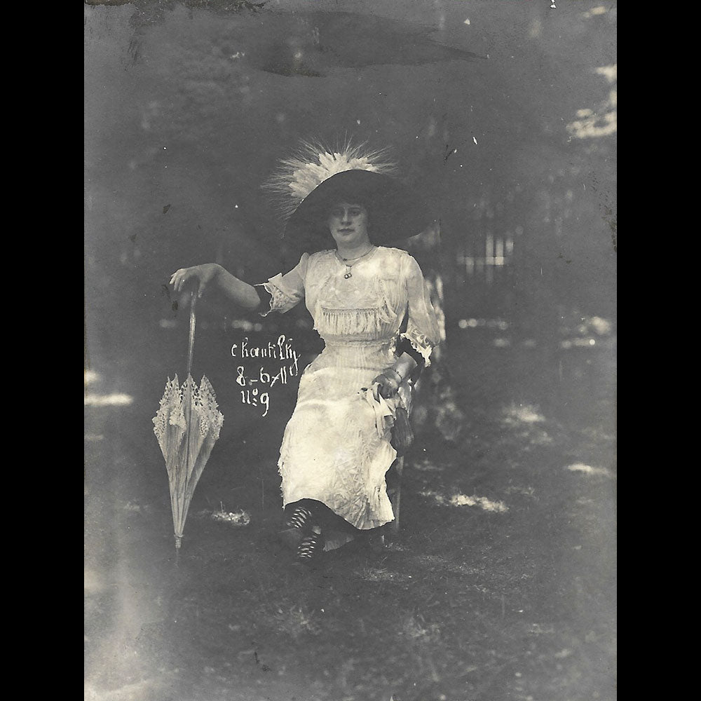 Paul Géniaux - La mode aux courses de Chantilly, réunion de 4 photographies (1911)