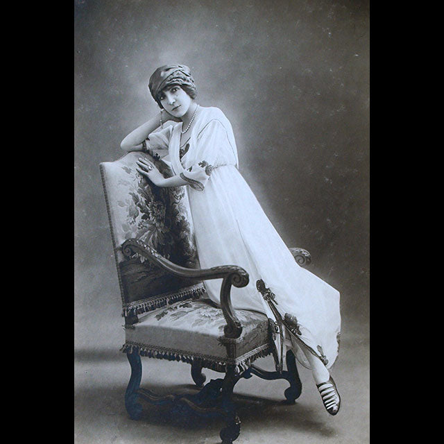 Lanvin - Mademoiselle Eve Lavalliere, photographie du Studio Talbot (1912)