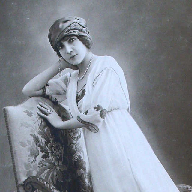 Lanvin - Mademoiselle Eve Lavalliere, photographie du Studio Talbot (1912)