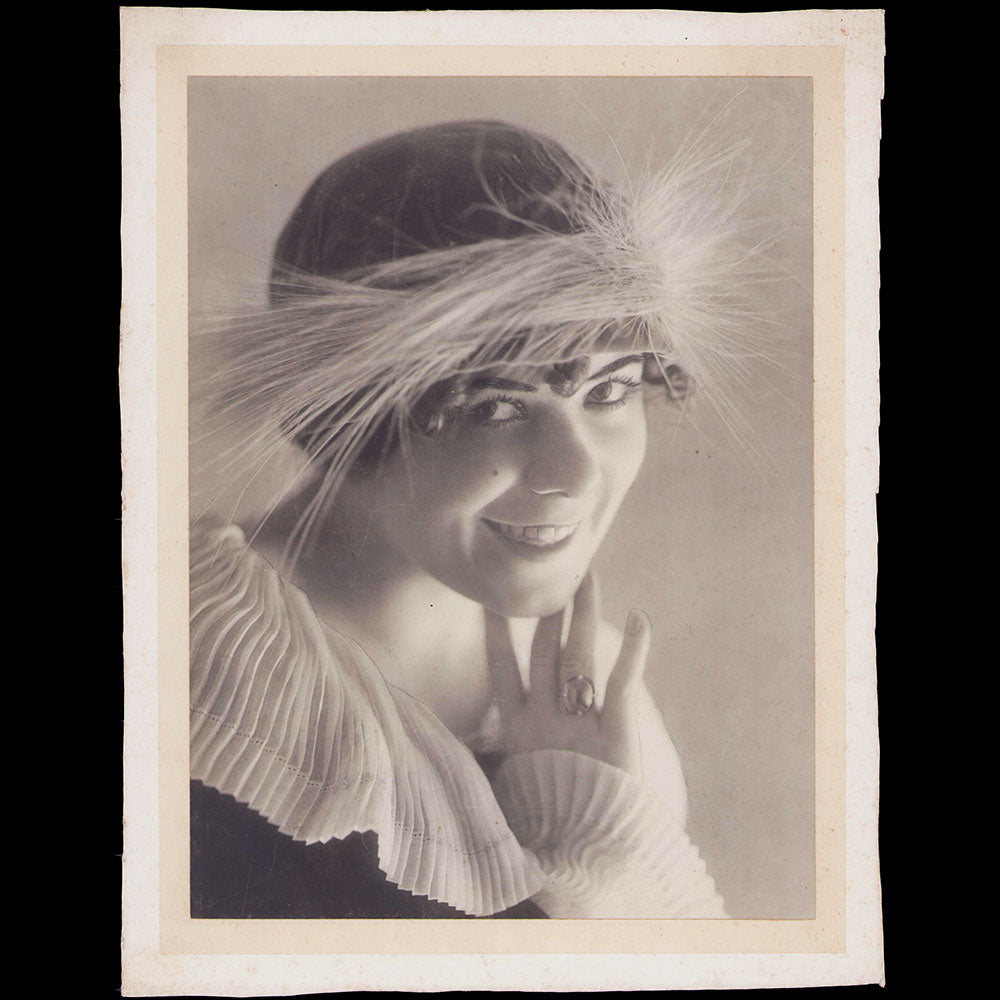 Marie Louise - Portrait d'Andrée Spinelly, photographie de Bert (1912)