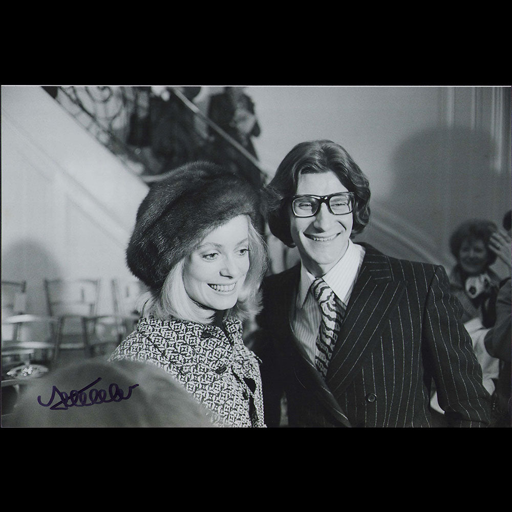 Yves Saint-Laurent et Catherine Deneuve, tirage signé par l'actrice (1970)