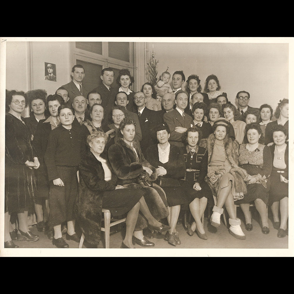 Jean Desses - Employés de la maison de couture, décembre 1945