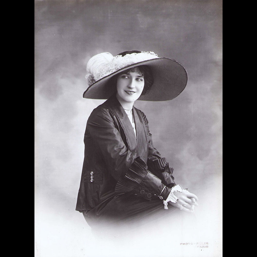 Eliane - Chapeau porté par Alice Clairville, photographie du studio Felix (1910s)