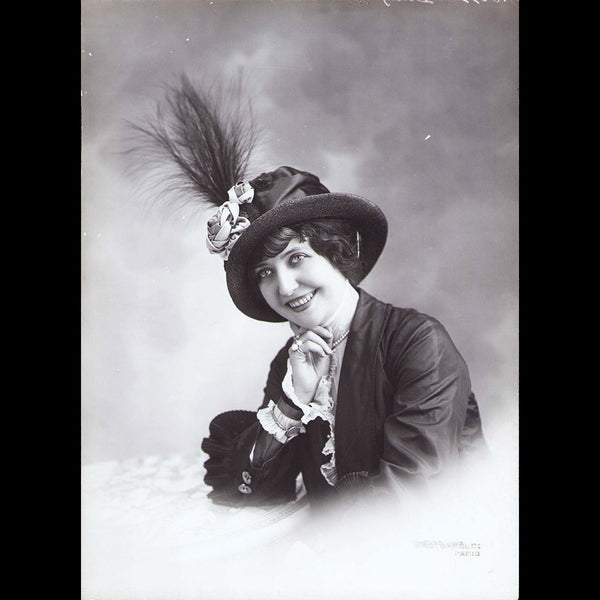 Eliane - Chapeau porté par Gaby Boissy, photographie du studio Felix (1910s)