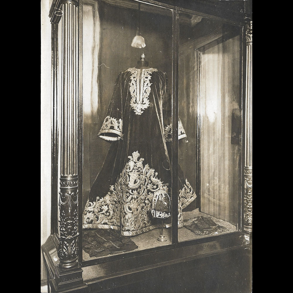 Société de l'Histoire du Costume - Exposition du Musée du Costume, Réunion de 21 tirages (1920)