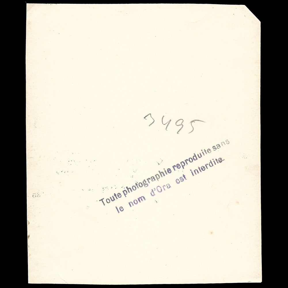 Yvonne Vallée - Portrait de l'actrice aux plus belles mains d'Europe, tirage de D'Ora (1927)