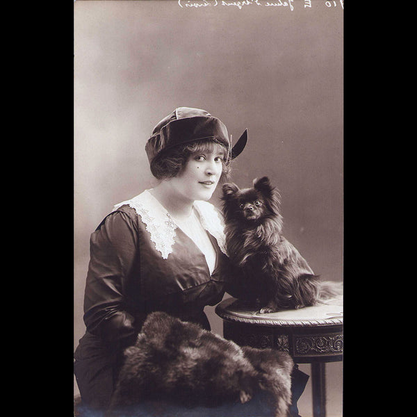 Lewis - Chapeau porté par Jane d'Argent, photographie du studio Talbot (1910s)