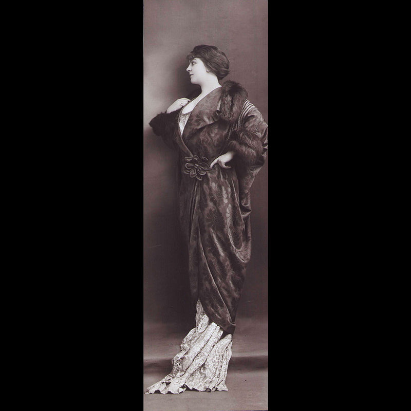 Premet - Manteau en broché, photographie du studio Talbot (1910s)