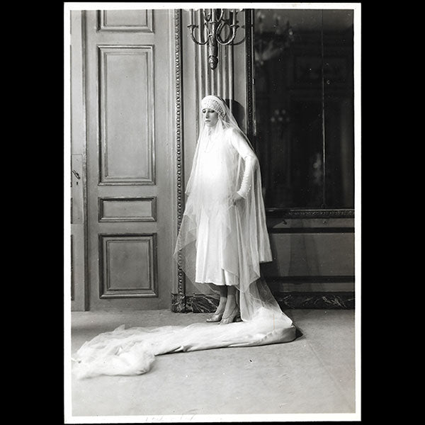 Lucien Lelong - Robe de mariée, photographie de mode par Thérèse Bonney (1925)