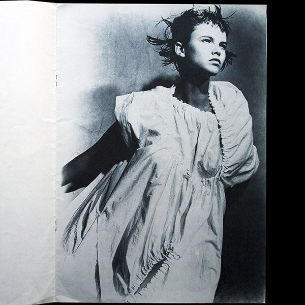 Comme des Garçons, n°82, le 5 novembre 1983, photographies de Peter Lindbergh