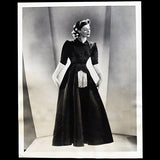 Cristobal Balenciaga - Robe de satin noir pour 1940