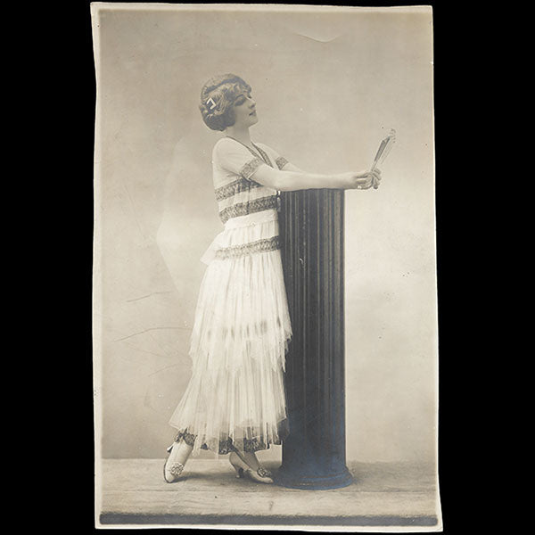 Callot Soeurs - Jane Renouardt, photographie de Reutlinger pour Femina (1917)