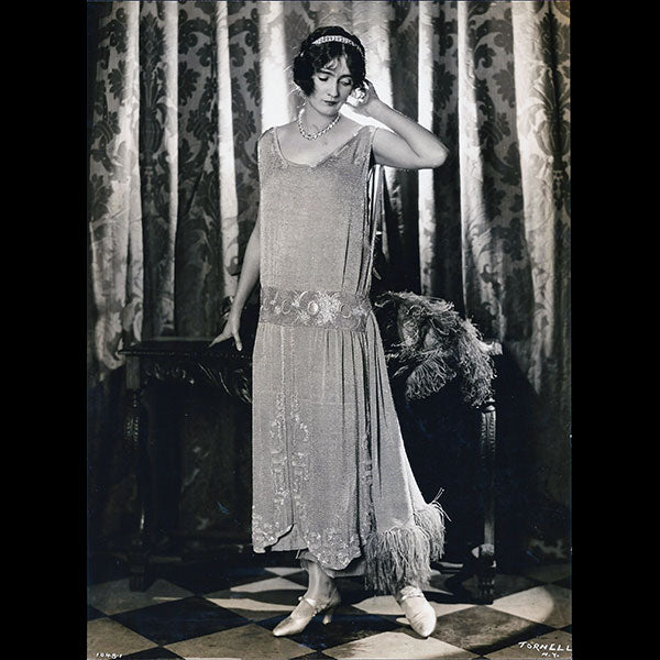 Drecoll - Robe brodée, photographie du studio Tornello (1924)