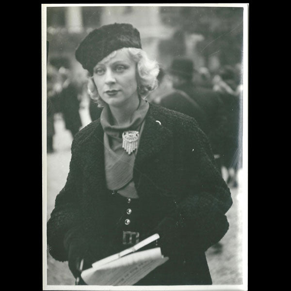 Une Femme Elégante, la mode des fourrures, photographie de l'agence Meurisse (circa 1935)