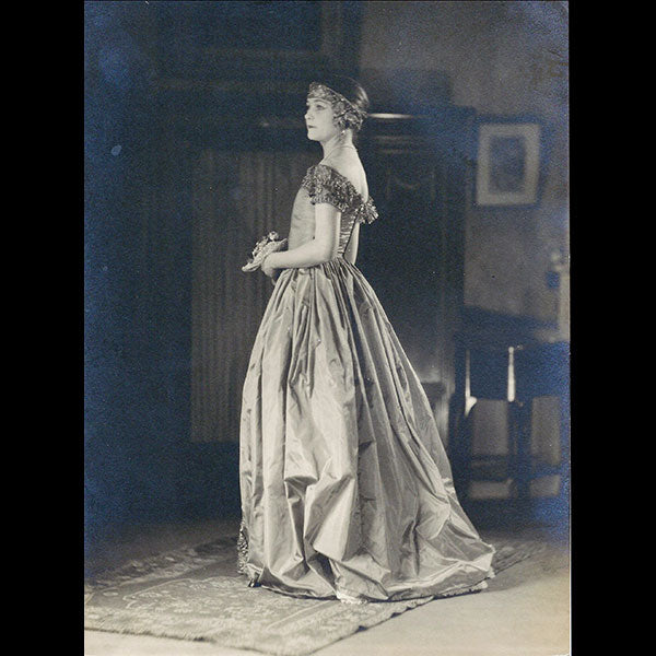 Lucile - Robe de Style, photographie de Laure Albin-Guillot (1923)