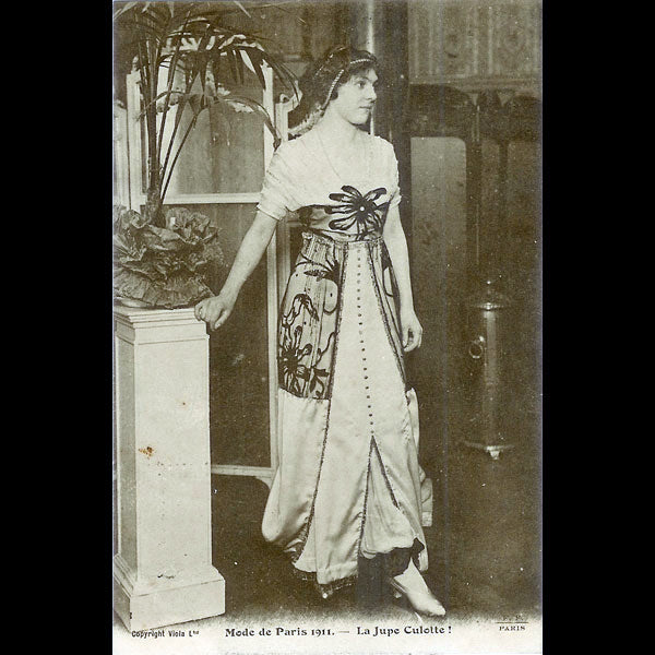 La mode nouvelle, la jupe culotte chez le couturier (circa 1911)