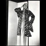 Lucien Lelong - Pyjama de satin, tirage d'époque de Scaïoni (1929)