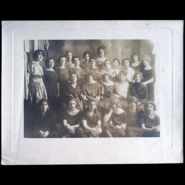 Vionnet - Employés fêtant la Sainte-Catherine (circa 1920-1930)