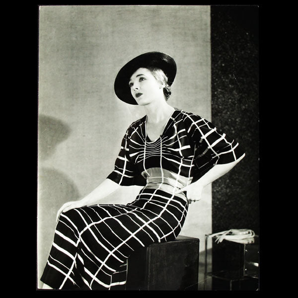 Robe Messagère de Lucien Lelong, photographie d'époque du studio Deutsch (1937)