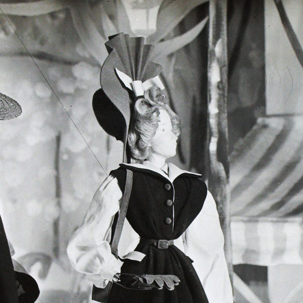 Le Théâtre de la Mode - Un matin aux Champs Elysées, décor d’Emile Grau-Sala (1945)