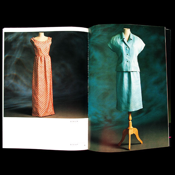 Hubert de Givenchy Haute Couture gedragen door Audrey Hepburn, Nederlands Kostuummuseum, Den Haag (1988)