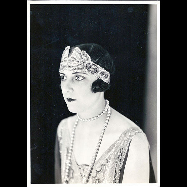 Lucien Lelong, Bandeau papillon - Photographie de Thérèse Bonney (1925)