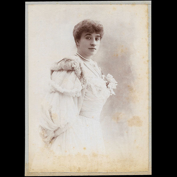 Paquin - Berthe Cerny dans la décadence, photographie de Reutlinger (1904)