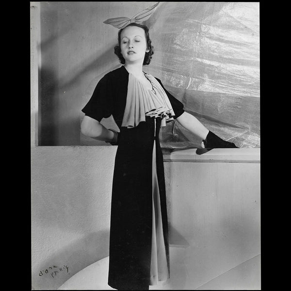 Alix (Madame Grès) - Robe du soir, tirage de D'Ora (1937)