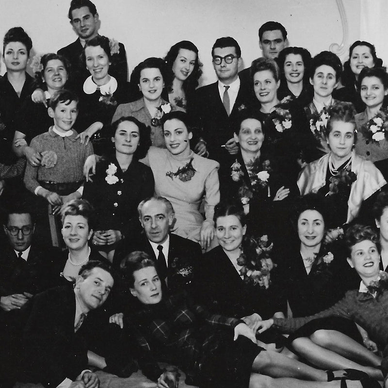Balenciaga - Employés posant à la Sainte-Catherine (circa 1946)