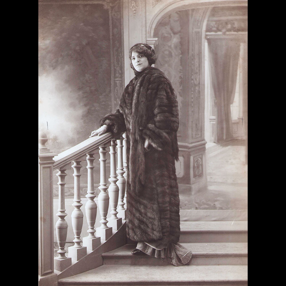 Bechoff-David - Manteau de zibeline, photographie du studio Felix (1913)
